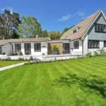 Can You Paint Vinyl Siding? Homeowner’s Guide 2025